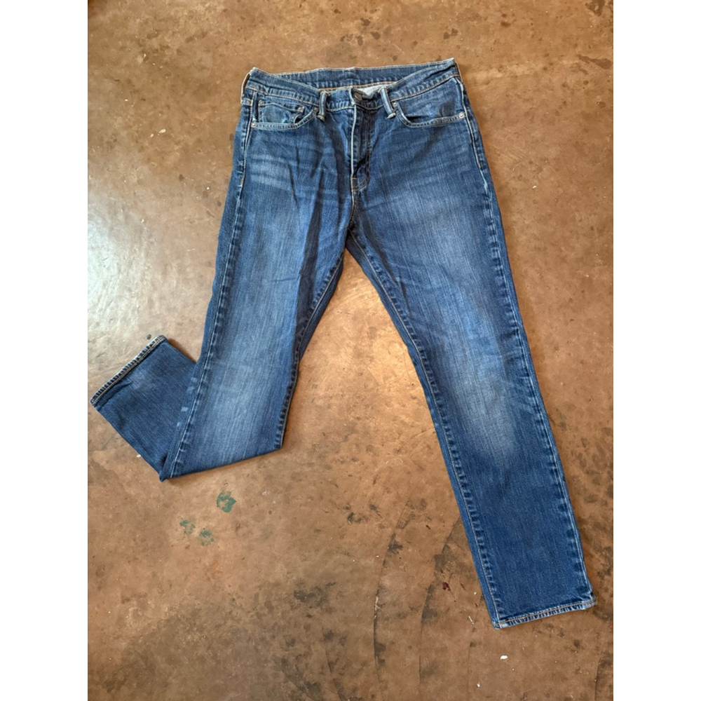 LEVI’S 511 Dark Wash Slim Fit Denim Blue Jeans